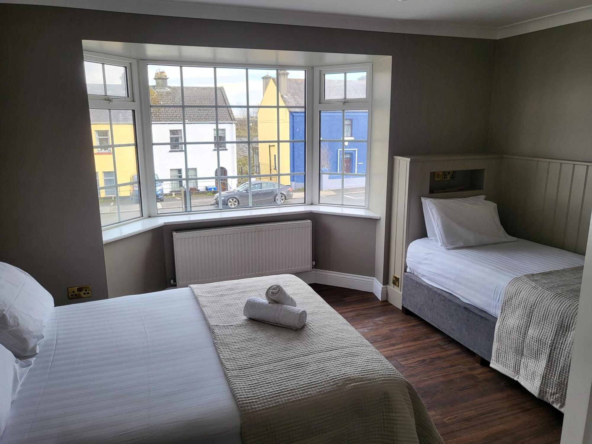 Urban Nest Townhouse Bed and Breakfast Γκάλγουεϊ Εξωτερικό φωτογραφία