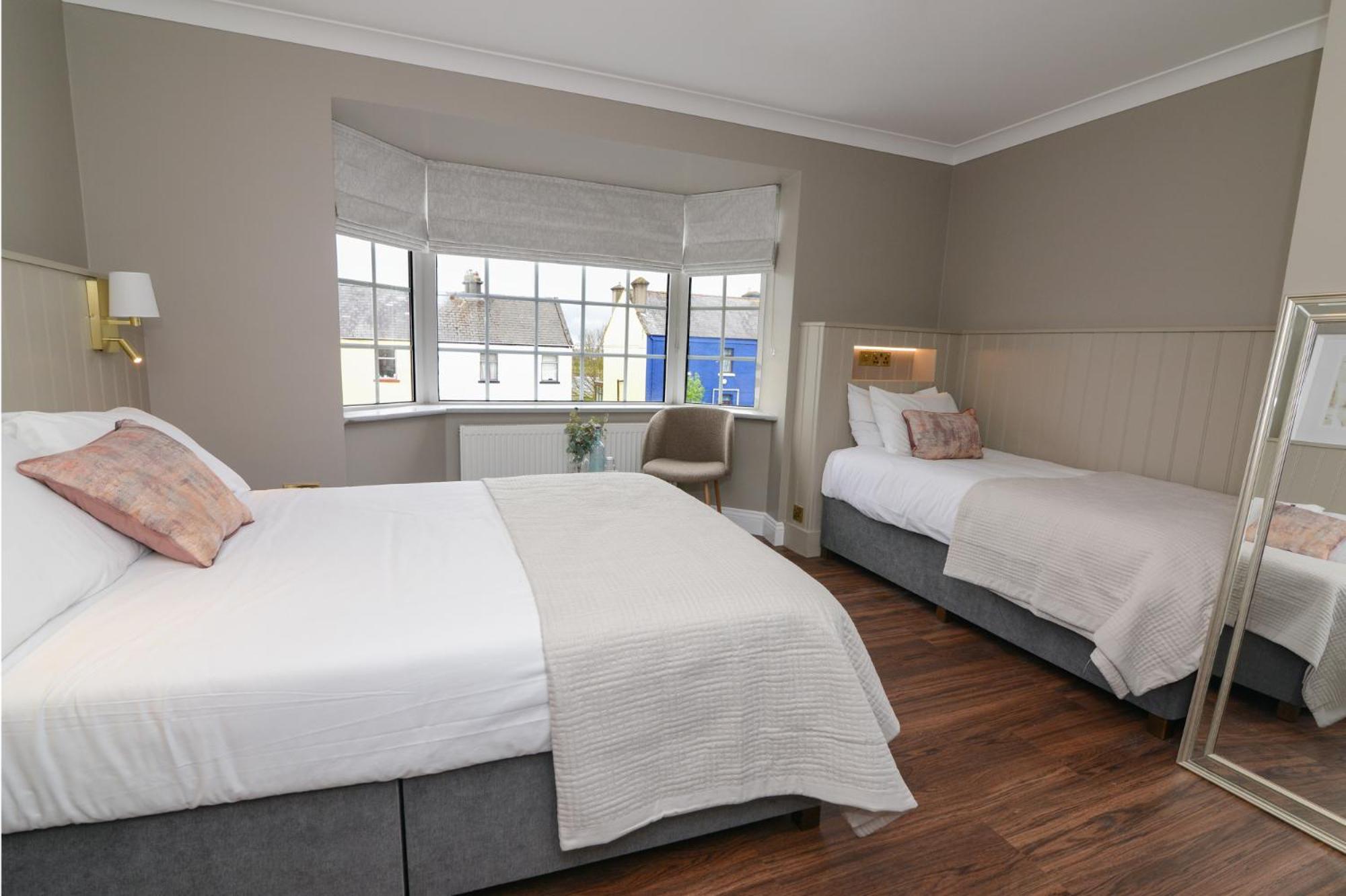 Urban Nest Townhouse Bed and Breakfast Γκάλγουεϊ Εξωτερικό φωτογραφία