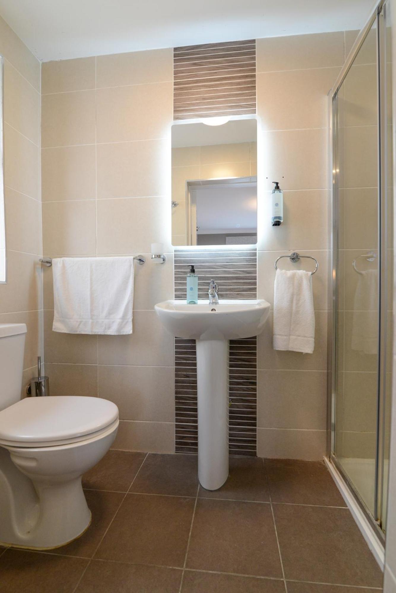 Urban Nest Townhouse Bed and Breakfast Γκάλγουεϊ Εξωτερικό φωτογραφία